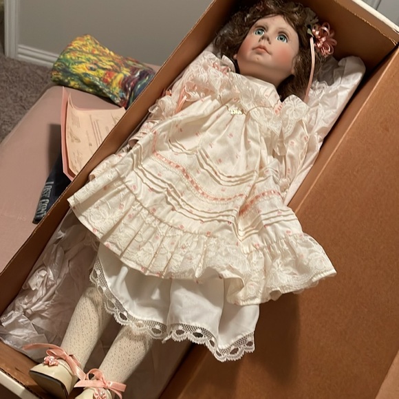 Serenity- Apples & Spice Original Doll
By Lee Middleton - Picture 4 of 16